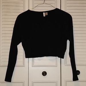 Black H&M cropped top